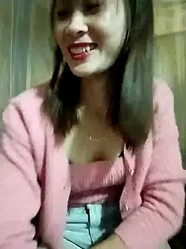 Snapshot of Em_xinh01 chatting on 11/30/25, 12:50 Em xinh01 online show from 11/30/25, 12:50