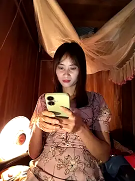 Snapshot of Em_xinh01 chatting on 12/14/25, 08:31 Em xinh01 online show from 12/14/25, 08:31