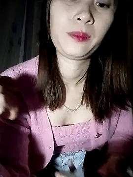 Snapshot of Em_xinh01 chatting on 12/01/25, 01:50 Em xinh01 online show from 12/01/25, 01:50