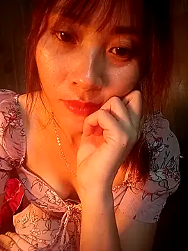 Snapshot of Em_xinh01 chatting on 12/04/25, 01:10 Em xinh01 online show from 12/04/25, 01:10