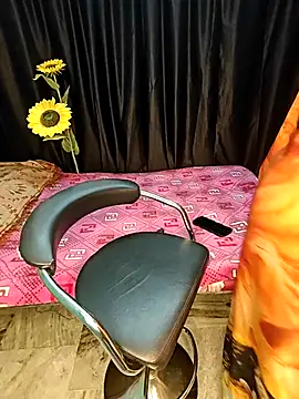 Snapshot of shreyareddy99 chatting on 02/22/26, 11:28 shreyareddy99 online show from 02/22/26, 11:28