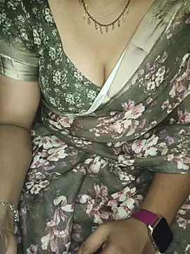 shreyareddy99 online show from 11/03/25, 05:05