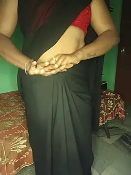 shreyareddy99 online show from 10/31/25, 03:52