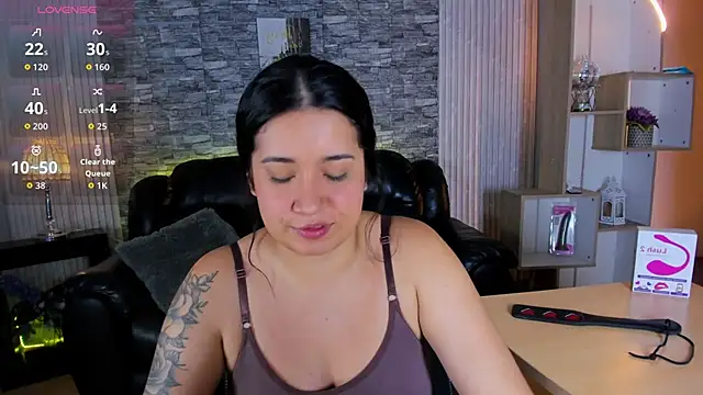 Amber Smitt19 online show from 11/25/25, 02:06