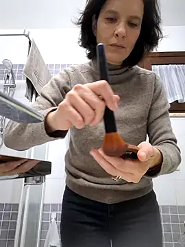 Piediniecollant online show from 12/19/25, 05:43