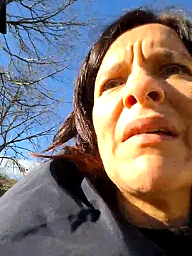 Piediniecollant online show from 11/23/25, 08:46