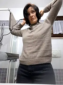 Piediniecollant online show from 12/20/25, 06:16