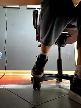 Piediniecollant online show from 11/03/25, 01:15