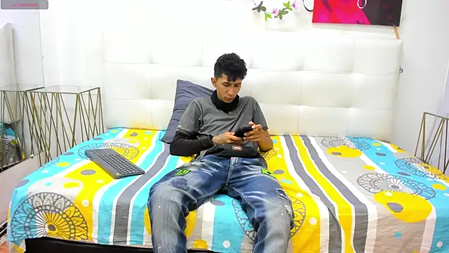 ahsly78alejandro online show from 11/26/25, 04:18