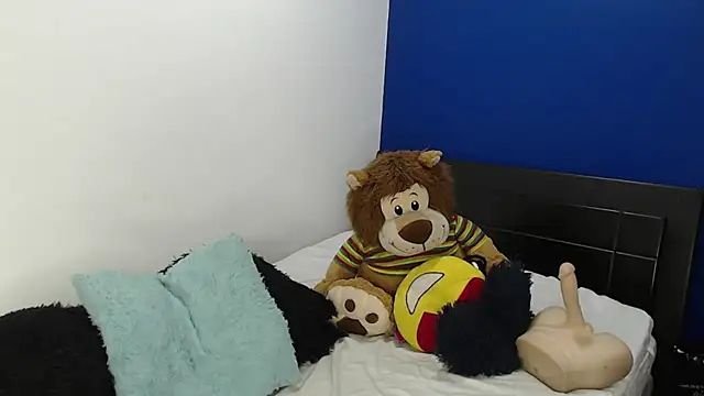 Snapshot of EmmilyConnor chatting on 05/27/26, 02:24 EmmilyConnor online show from 05/27/26, 02:24