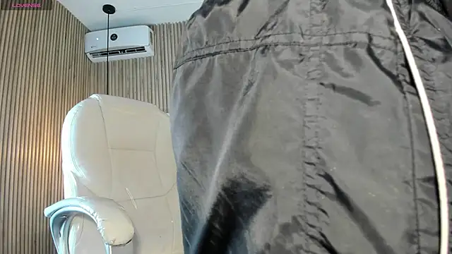 VenuzSofia online show from 11/29/25, 10:43