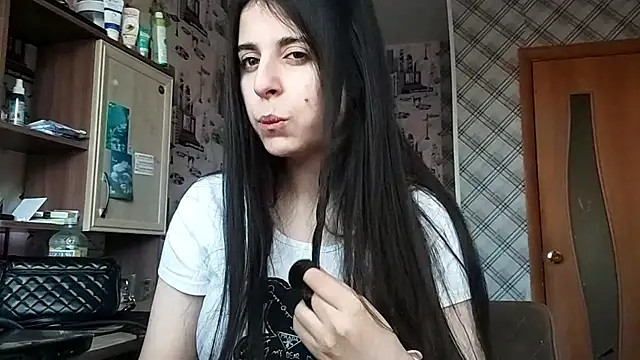 Lina rix online show from 12/05/25, 03:05