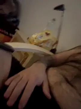 Snapshot of hairyguy_ chatting on 10/27/25, 03:24 hairyguy  online show from 10/27/25, 03:24