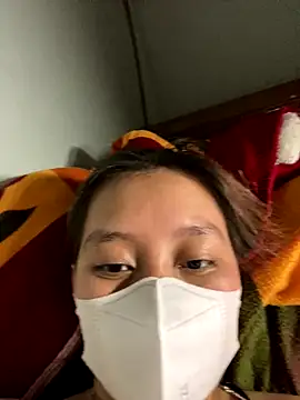 Beauty in online show from 11/11/25, 04:35