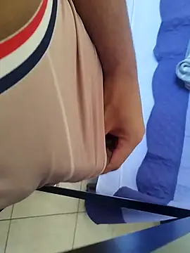 lucasdm17cm- online show from 10/27/25, 05:03