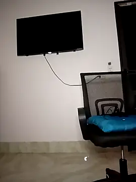 LuckyHine online show from 11/01/25, 06:30