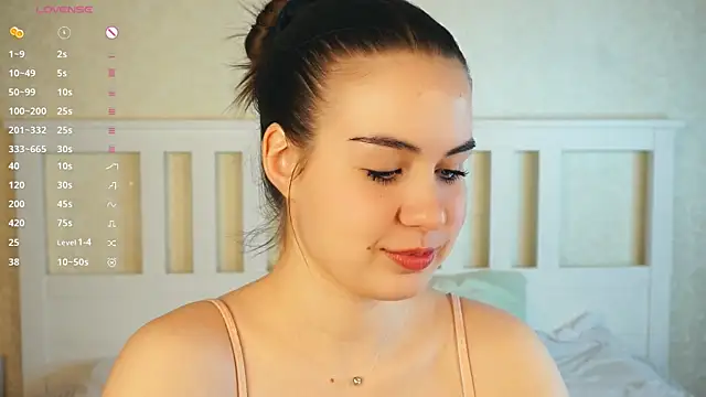 LoreeScialdone online show from 11/17/25, 08:24