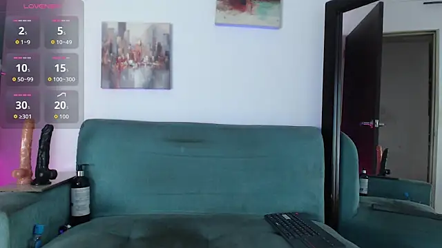 Snapshot of evelinmartinez chatting on 05/14/26, 07:44 evelinmartinez online show from 05/14/26, 07:44