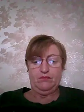 Snapshot of Arabella245 chatting on 10/31/25, 12:57 Arabella245 online show from 10/31/25, 12:57