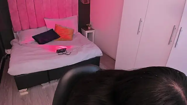 mia jagger online show from 03/16/26, 09:06