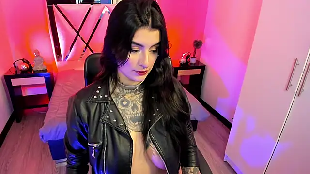 Snapshot of mia_jagger chatting on 07/14/26, 04:17 mia jagger online show from 07/14/26, 04:17
