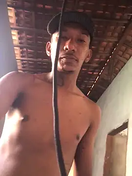 Snapshot of Ralf2011 chatting on 12/04/25, 05:56 Ralf2011 online show from 12/04/25, 05:56