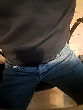 Snapshot of EchoVibe_86 chatting on 10/28/25, 12:37 EchoVibe 86 online show from 10/28/25, 12:37