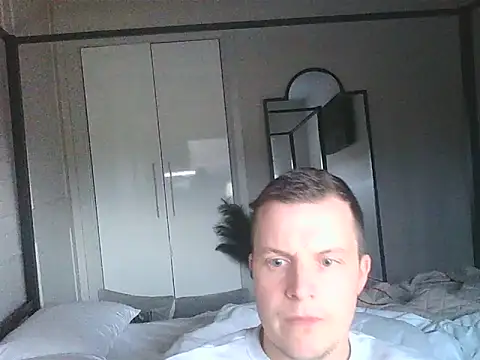 Snapshot of scotsman202513 chatting on 10/27/25, 04:41 scotsman202513 online show from 10/27/25, 04:41