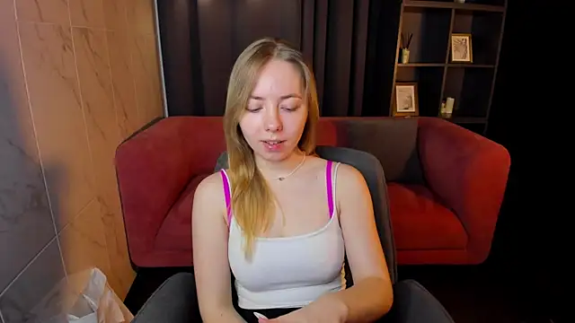 Snapshot of Nora_Miller chatting on 11/21/25, 06:01 Nora Miller online show from 11/21/25, 06:01