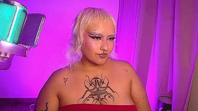 pinkbaddie777 online show from 02/18/26, 04:10