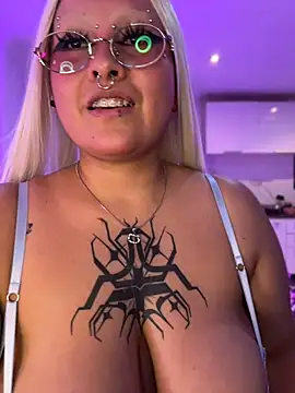 pinkbaddie777 online show from 05/06/26, 02:37