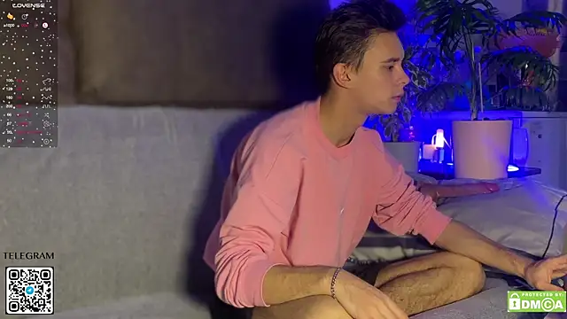 Snapshot of Kevin_Dooo chatting on 10/28/25, 05:18 Kevin Dooo online show from 10/28/25, 05:18