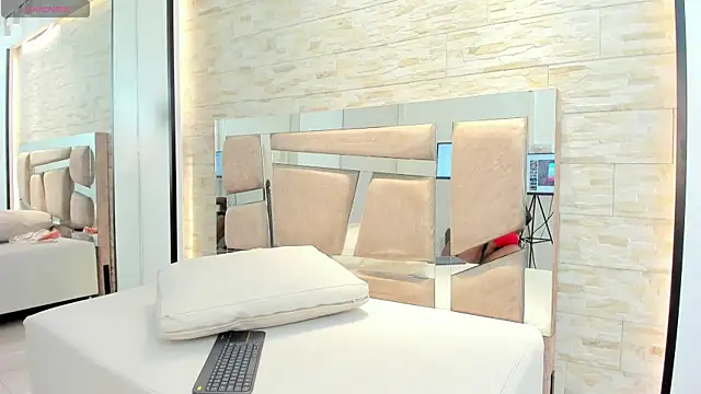 sheinny brown online show from 11/26/25, 07:03