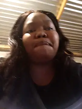 Snapshot of 3bigcuteness chatting on 11/10/25, 02:00 3bigcuteness online show from 11/10/25, 02:00