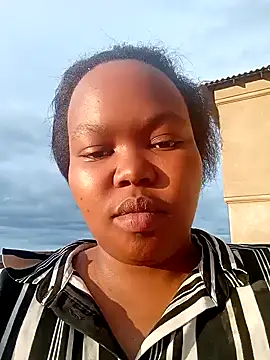 Snapshot of 3bigcuteness chatting on 12/14/25, 04:12 3bigcuteness online show from 12/14/25, 04:12