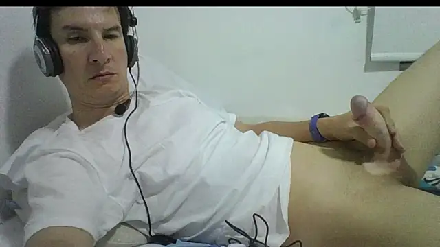 carliesexyman online show from 11/21/25, 07:51