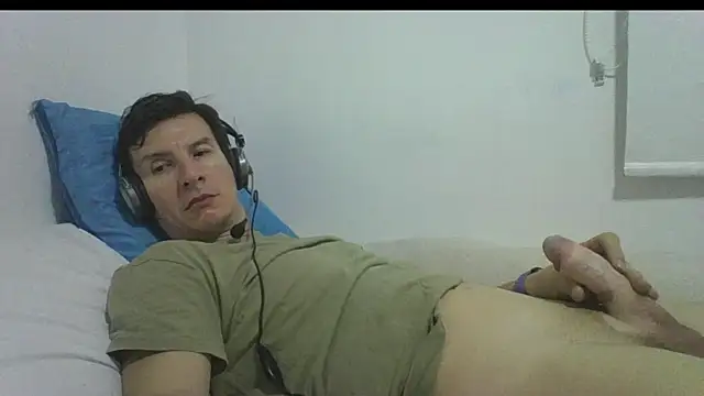 carliesexyman online show from 11/17/25, 06:28