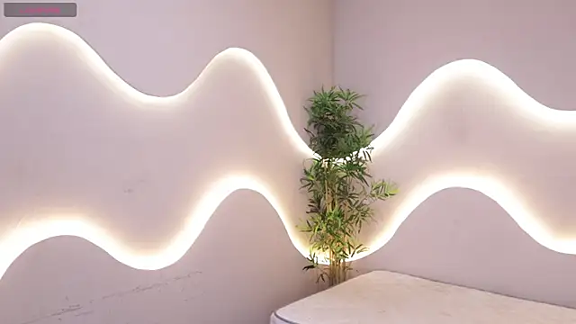 Meganpeach  online show from 12/18/25, 12:42