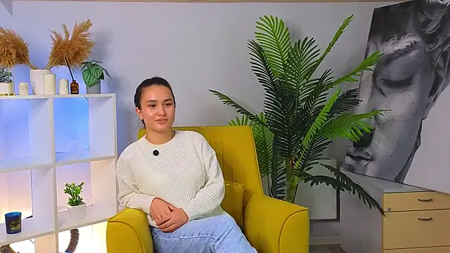 Snapshot of DianVolpe chatting on 10/28/25, 12:04 DianVolpe online show from 10/28/25, 12:04