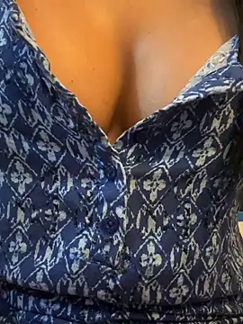 SexyBombs-01 online show from 10/28/25, 07:24