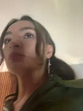 Noa N Luxy online show from 11/06/25, 04:27