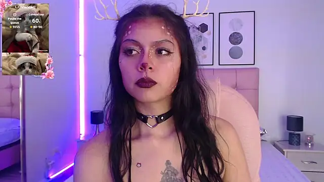 KikiVelvet online show from 12/16/25, 10:36