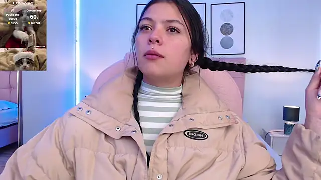 KikiVelvet online show from 11/28/25, 05:02