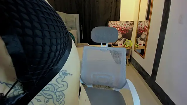 Snapshot of JessiTaylor_ chatting on 11/05/25, 03:31 JessiTaylor online show from 11/05/25, 03:31