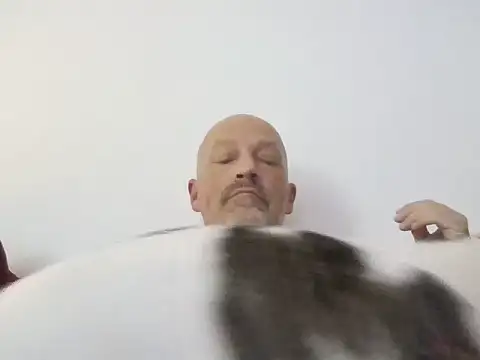 Snapshot of ExtraSweet chatting on 10/27/25, 08:54 ExtraSweet online show from 10/27/25, 08:54