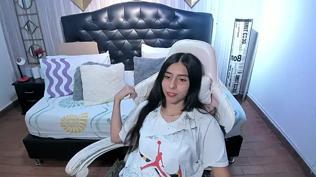 shirley sweet  online show from 11/08/25, 09:18