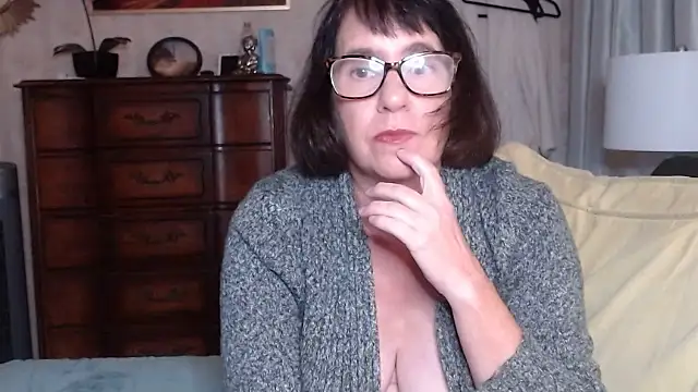 BigbustedBrenda online show from 11/21/25, 07:02