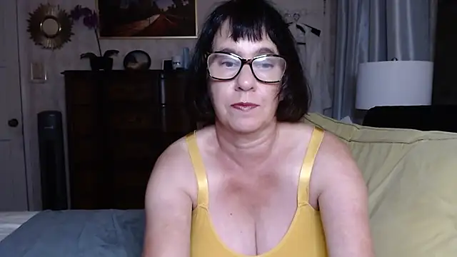 BigbustedBrenda online show from 11/10/25, 04:56