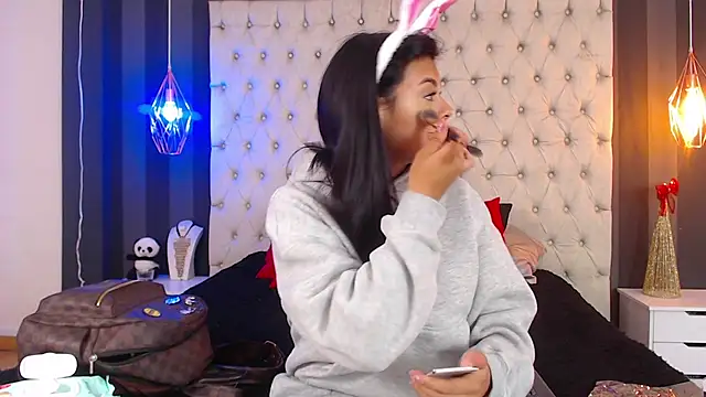 Snapshot of Camile_Petite chatting on 10/28/25, 07:35 Camile Petite online show from 10/28/25, 07:35