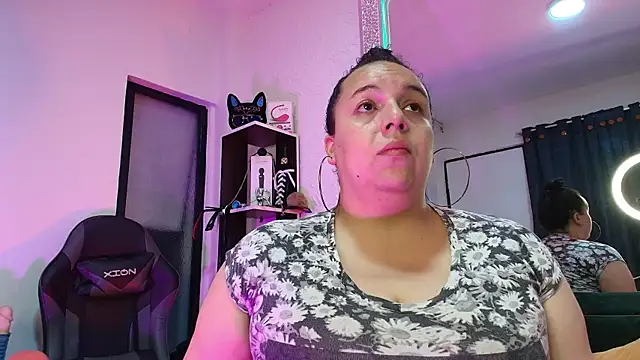 Natasha Amber online show from 11/30/25, 01:45